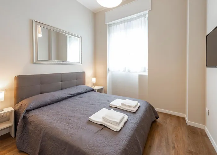 Duomo Apartments B Home - Cozy Two Bedrooms & Bathroom